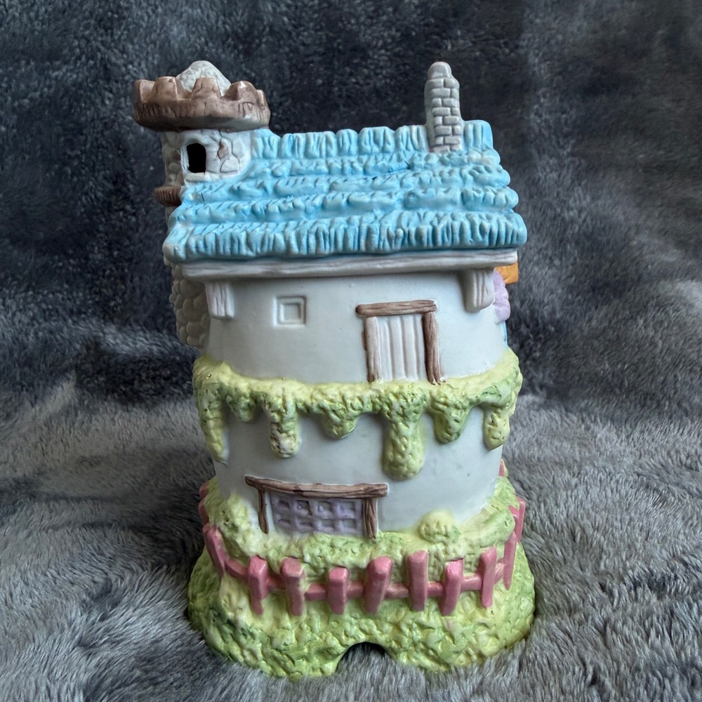 90's Bunnyville Gardens USA Illuminated Porcelain Easter House Police Station - Picture 5 of 8